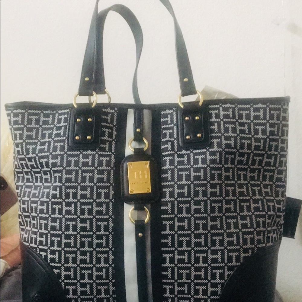 BRAND NEW Tommy Hilfiger Hand bag purse w tags